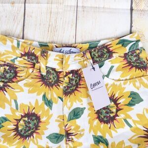 Aili Artisan SunFlower Floral High Waist Shorts 25